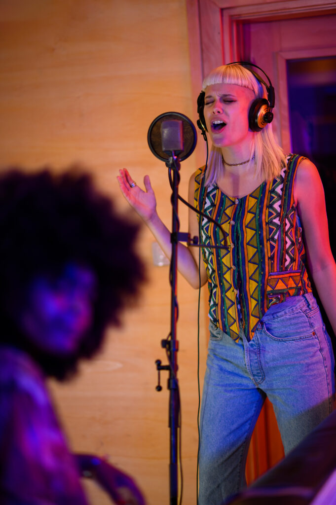 Blonde female singer